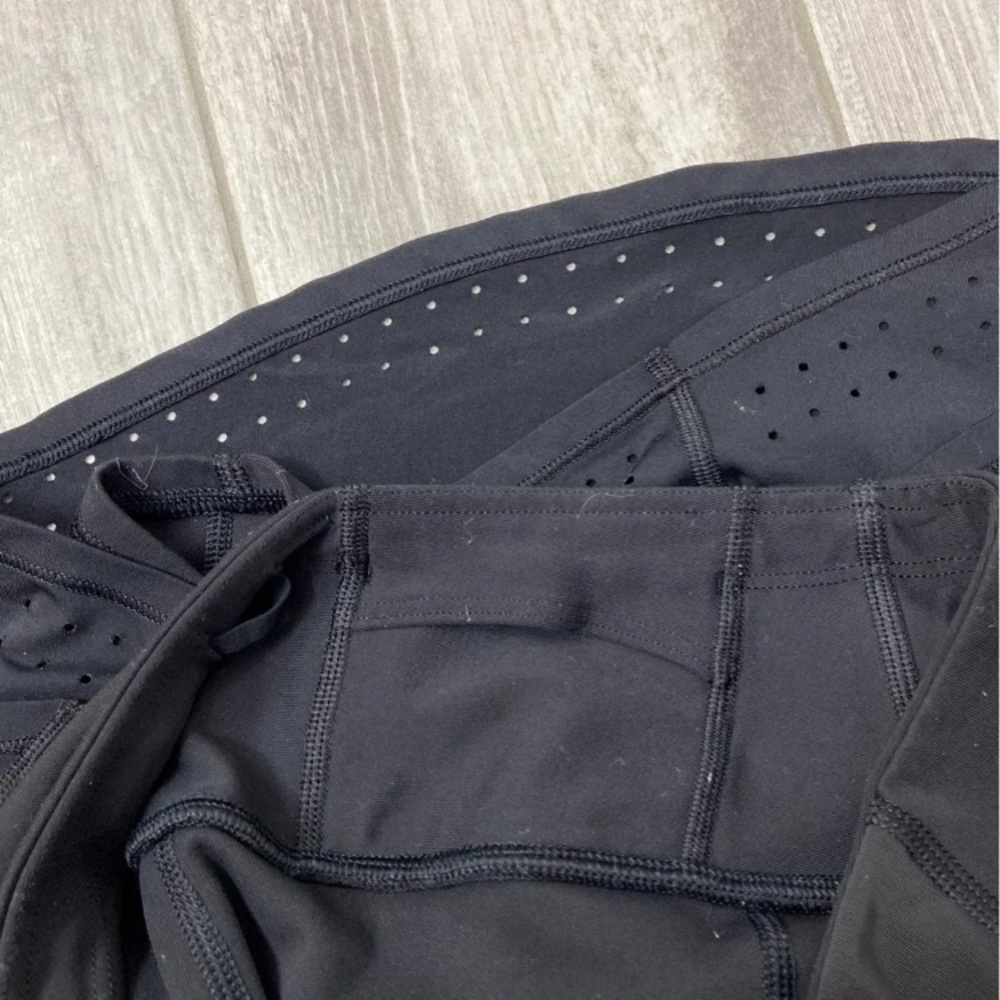 Athleta XS black lasercut Skort  ex condition - Picture 7 of 10